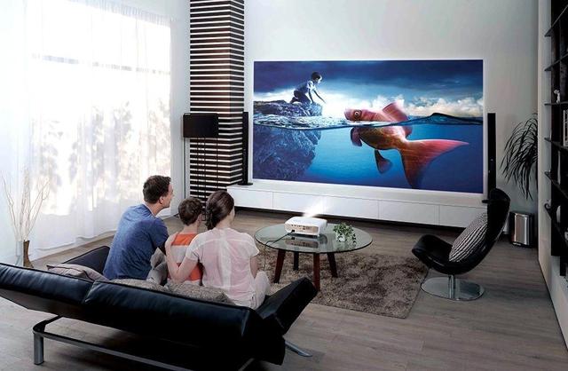 The Advantages of Short-Throw Projectors: Achieving Big Screens in Small Spaces
